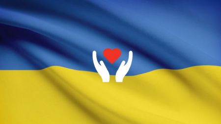 flaga ukraińska z dłońmi