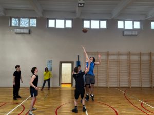 Derby maturzyści vs klasy I-III 2026 (10)